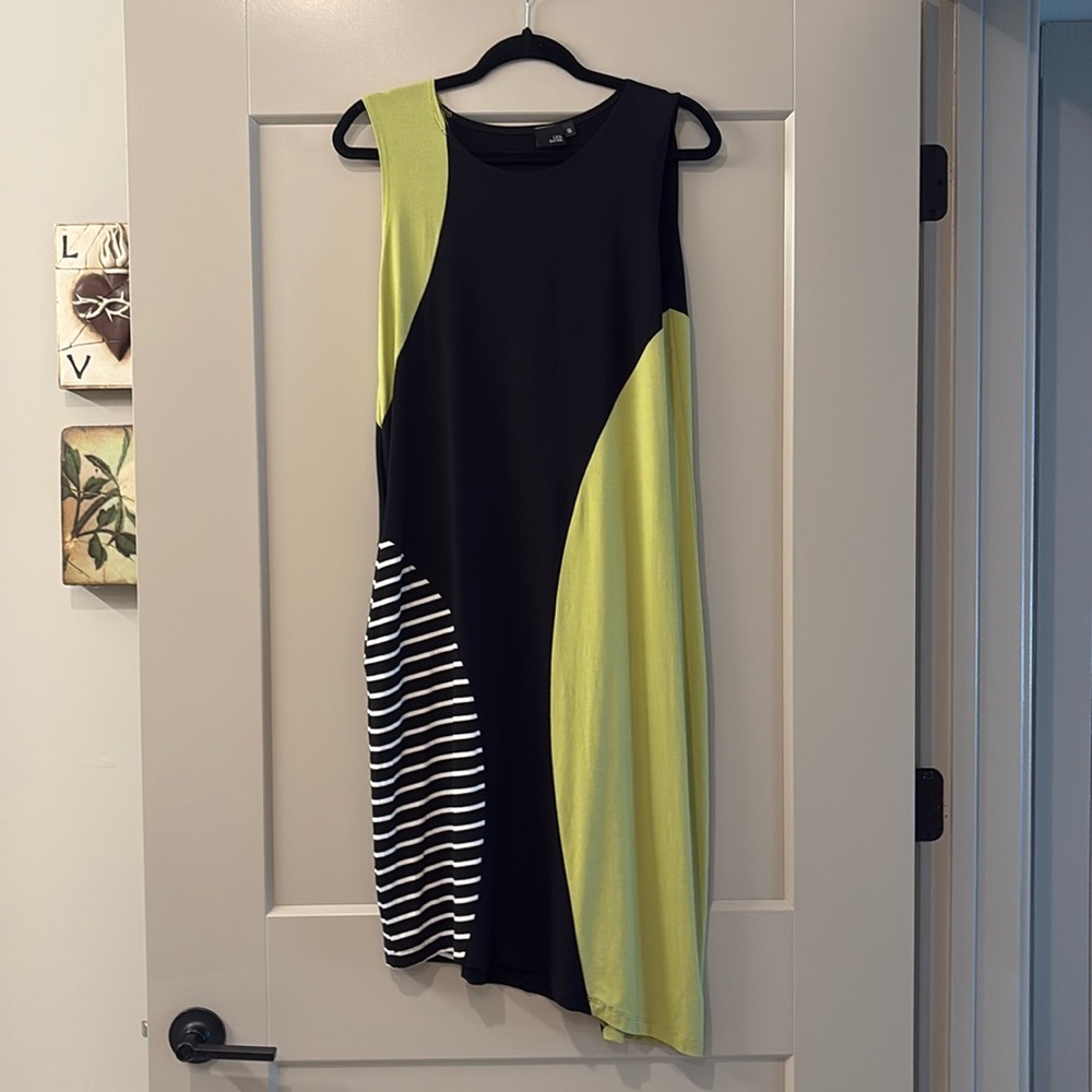 Lisa Bayne size S mini dress, one pocket